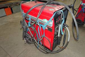 lot 248 image: Lincoln Electric Power MIG 300 Welder