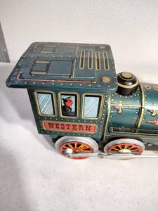 lot 225 image: Vintage Western Tin Litho Battery Operated Toy Train, Japan, 1950s-1960s