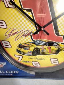 lot 231 image: Nascar Steve Park 12 Wall Clock 2002