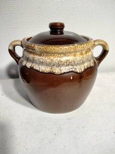 lot 257 image: Lot of 2 Vintage Deep Brown Drip Bean Pots