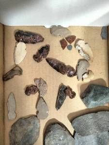 lot 275 image: An Assortment of Arrowheads