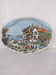 lot 298 image: Beautiful Collection of Vintage Serving Trays Nashco, PF4, Daher