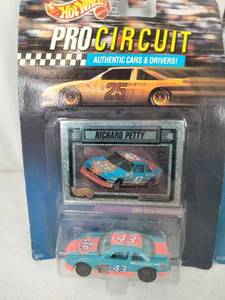 lot 307 image: Vintage Hotwheels Pro Circuit Authentic Stock Cars & Drivers Richard Petty, & Jack Baldwin