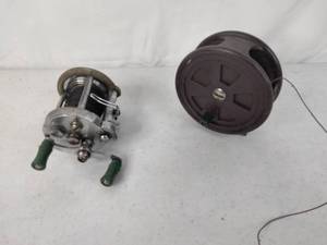 lot 317 image: (2) Vintage Fishing Reels Weber Henshall #104 and Pflueger Akron #1893