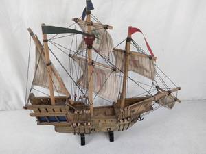 lot 320 image: Vintage Santa Maria 1492 Wooden Boat Replica