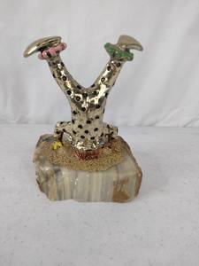 lot 326 image: 1983 Ron Lee Clown doing a Headstand
