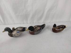 lot 332 image: (3) Wooden Birds Ducks
