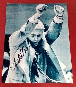 lot 15 image: Autographed Lute Olson 8x10 Photo