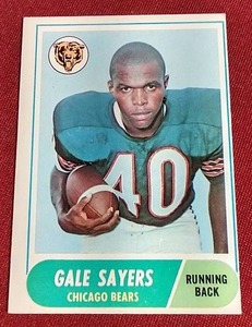 lot 50 image: 1968 Topps Gale Sayers Card