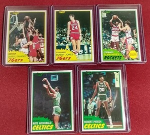 lot 79 image: (5) 1981-82 Basketball Cards - 4 HOFers