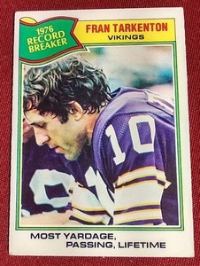 lot 142 image: 1977 Topps Fran Tarkenton Card