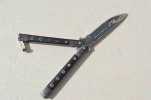 lot 185 image: Vintage Balisong Butterfly Knife