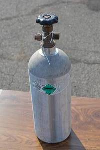 lot 85 image: 34 Full CO2 Canister
