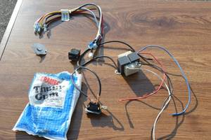 lot 87 image: Assorted Electrical  Thumb Gum