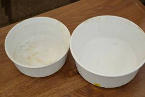 lot 121 image: 2ct Bowls