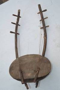 lot 123 image: Antique African Stringed Instrument