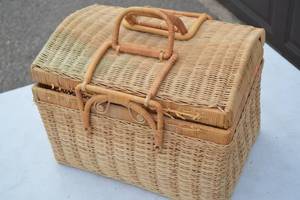 lot 125 image: Wicker Picnic Basket