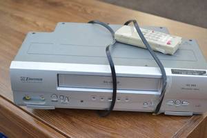 lot 128 image: Emerson Video Cassette Recorder