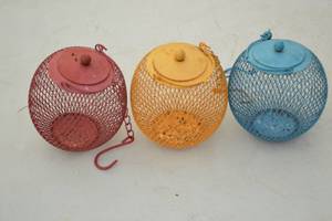 lot 130 image: 3ct Decorative Bird Feeder Cages