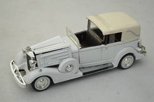 lot 131 image: Vintage Model 1933 Cadillac Town Car