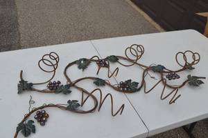 lot 148 image: Decorative Metal Sculpture Grape Vine Wine Rack