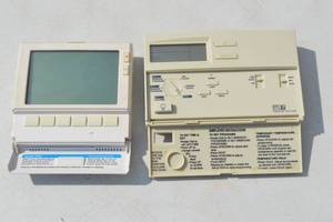 lot 34 image: Pro1 IAQ T855iSH 7-Day 511 Universal Programmable Thermostat, 5H3C
