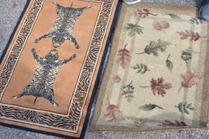 lot 260 image: 2ct Decorative Area Rugs