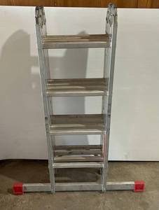 lot 31 image: Folding Aluminum 8 Position Wonder Ladder