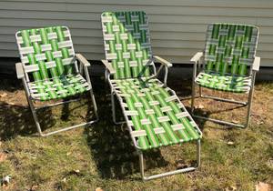 lot 88 image: 3 Vintage Chairs 2 Folding 1 Lounge Chair