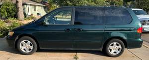 lot 4 image: 2001 Honda Odyssey Van (RESERVE SET AT $500.00)