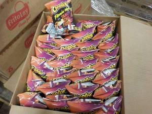 Case of 32 2.75 bags Cheetos Flamin...