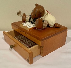 lot 74 image: Charcoal Bear Trinket Box