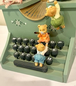 lot 85 image: Pelman Music Box in the Form of a Typewriter