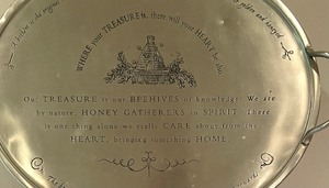 lot 87 image: Beehive Themed Tray with Stand