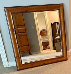 lot 86 image: Wooden Framed Decorative Wall Mirror