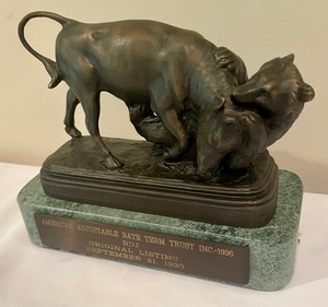 lot 130 image: American Adjustable Rate Term Trust Inc 1996 Sculpture