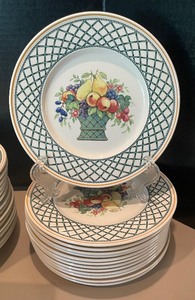 lot 30A image: Villeroy & Boch Basket China Grouping