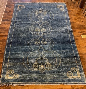 lot 167 image: Elegant Area Rug