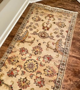 lot 183 image: Elegant Runner