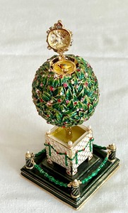 lot 126 image: Collectible Faberge Style Bay Tree Musical Figurine