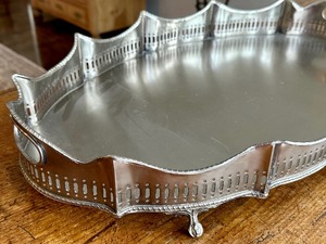 lot 25 image: Pottery Barn Butlers Tray