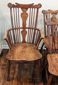 lot 1 image: Gorgeous Set of Antique English Late 18th Century Fruitwood Windsor Style Chairs, Thames Valley.