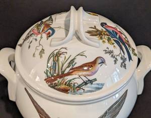 lot 32 image: Portmerion Birds of Britain Soup Tureen and Ladle