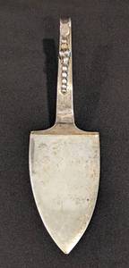 lot 35 image: F Ramirez Mexico Sterling Silver Pie Server