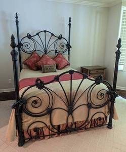 lot 7 image: Queen Size Black Ornate Metal Four Poster Bed Frame