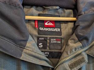 lot 107 image: QuickSilver Lightweight Olive Jacket