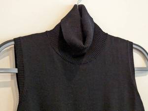 lot 109 image: Max Mara Sleeveless Wool Turtleneck