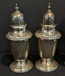 lot 114 image: Gorham and Reed & Barton Sterling Silver Salt and Pepper Shakers