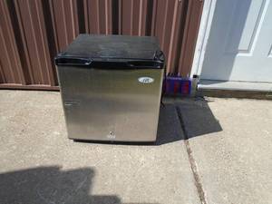 Small used freezer. Works good. Owner bought a bigger one. As shown.