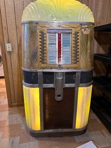 lot 1 image: Vintage AMI Jukebox